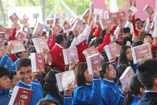 Con una inversión millonaria, la SEPH entregó nuevas tabletas en bachilleratos del estado. Esto es lo que significa para los estudiantes.