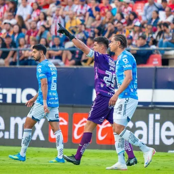 Carlos Moreno arquero goleador del Pachuca