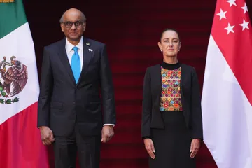 Claudia Sheinbaum recibe al presidente de Singapur en Palacio Nacional.