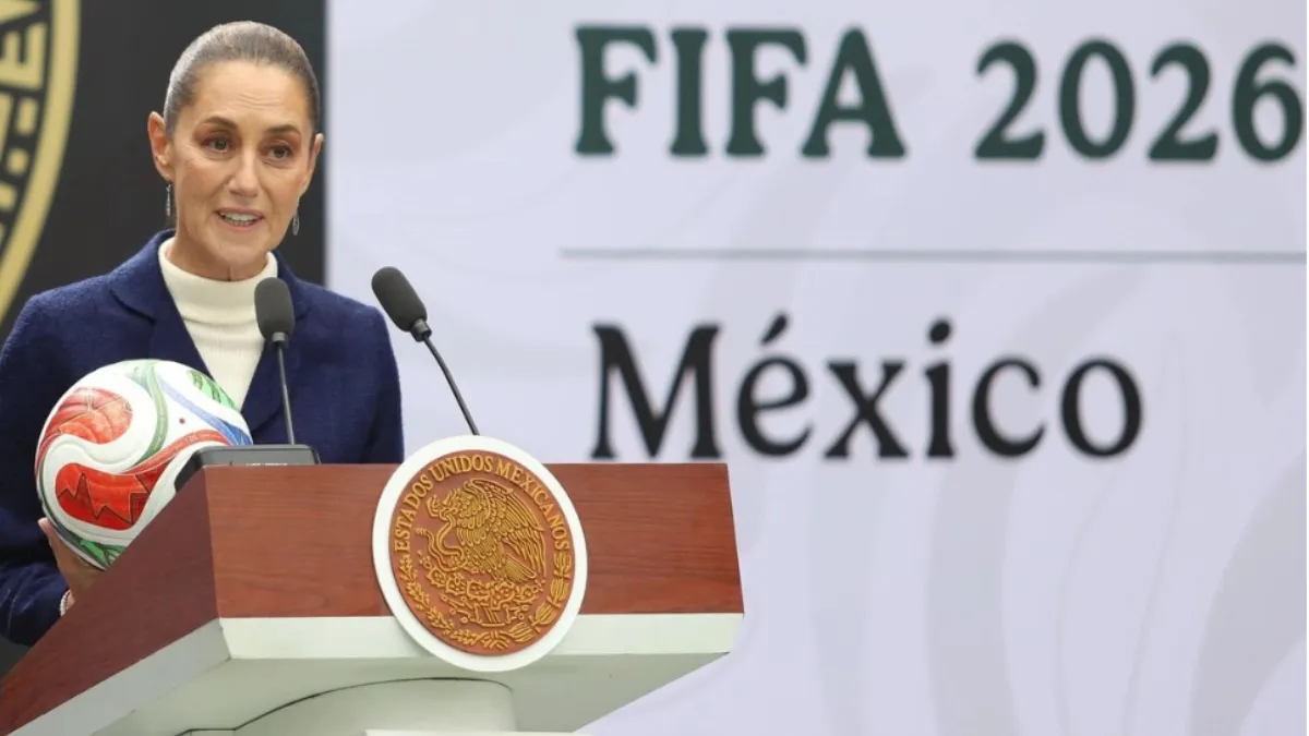 Sheinbaum analiza viajar en diciembre a EU para el sorteo del Mundial 2026 y detalla las obras en sedes mexicanas rumbo al torneo.