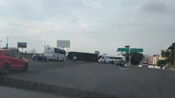 Transportistas se movilizan en la autopista México–Pachuca, en Ecatepec.
