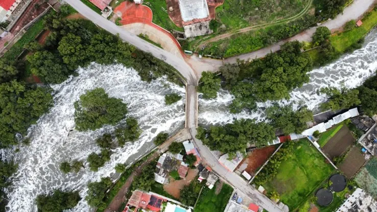 Balneario El Huemac suspende servicio tras nueva inundación en Tezontepec