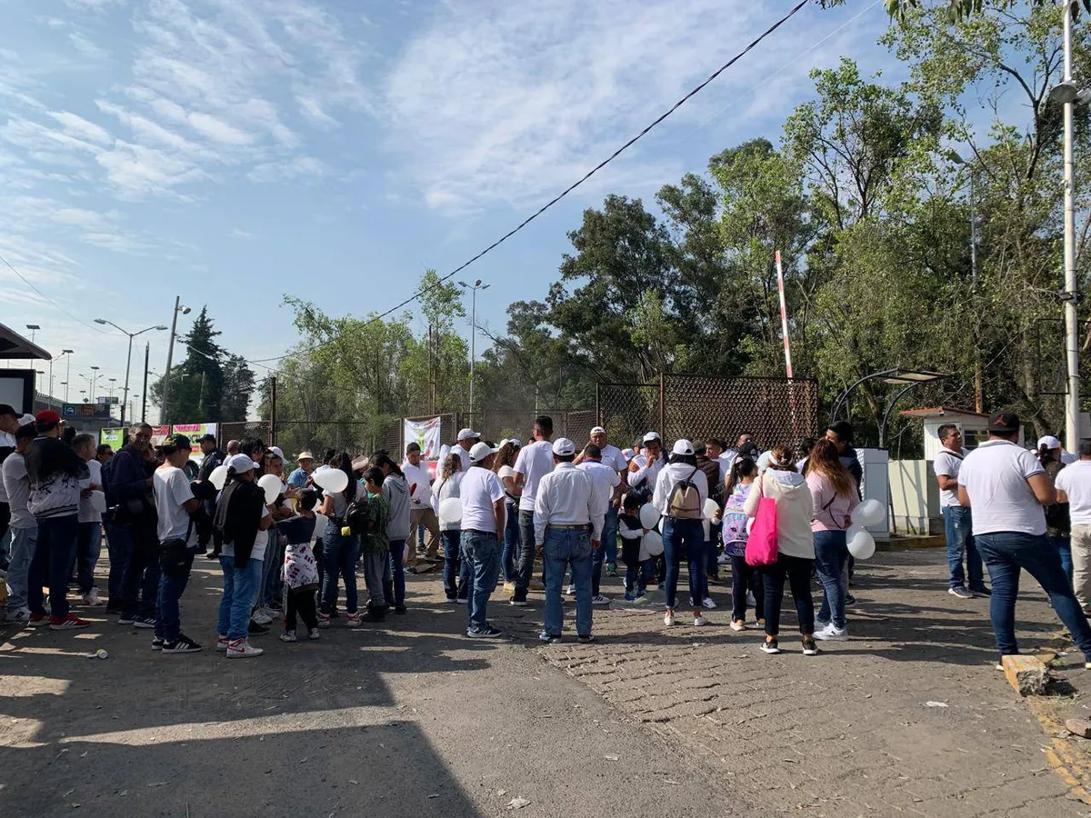 Comerciantes de Naucalpan protestan por extorsiones de sus líderes