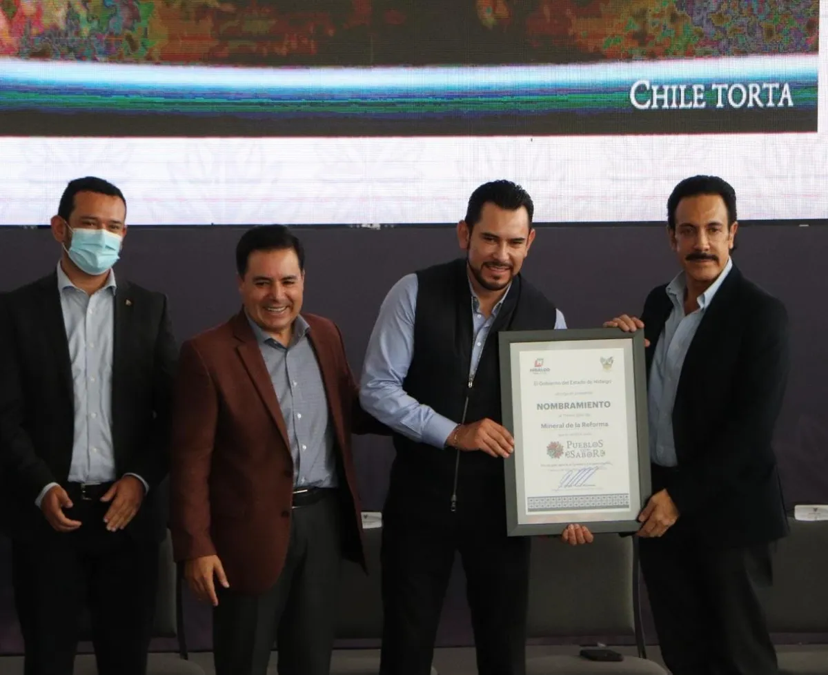 Omar Fayad entrega nombramientos a nuevos ‘Pueblos con Sabor’