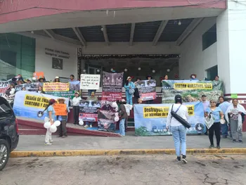 Marcha contra el Parque Ecológico