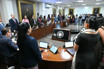 Congreso de Hidalgo blinda a docentes ante violencia digital