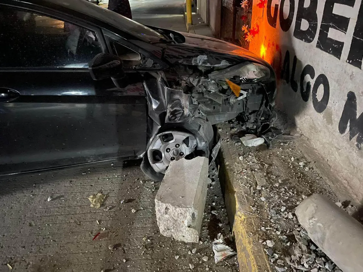 Joven choca contra una casa en Tezontepec de Aldama