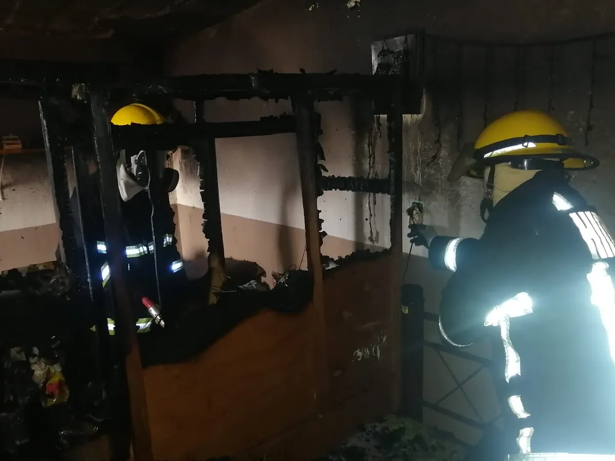 Bomberos sofocan incendio en Ampliación Felipe Ángeles