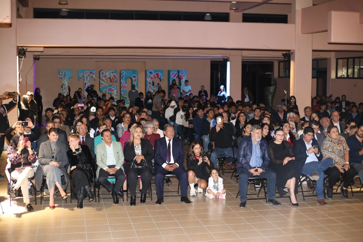 Alumnos del ITSOEH rinden homenaje póstumo al artista hidalguense Byron Gálvez