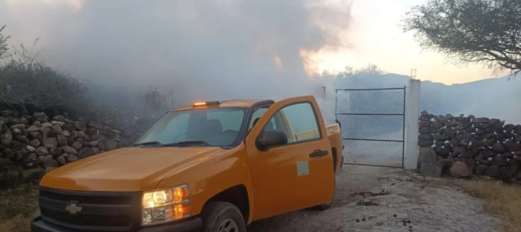 Fumigan 27 comunidades ribereñas de la presa Endhó para reducir presencia de mosco culex