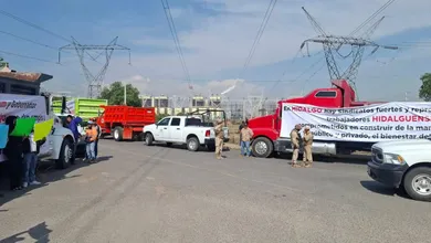 Transportistas bloqueando acceso a termoeléctrica
