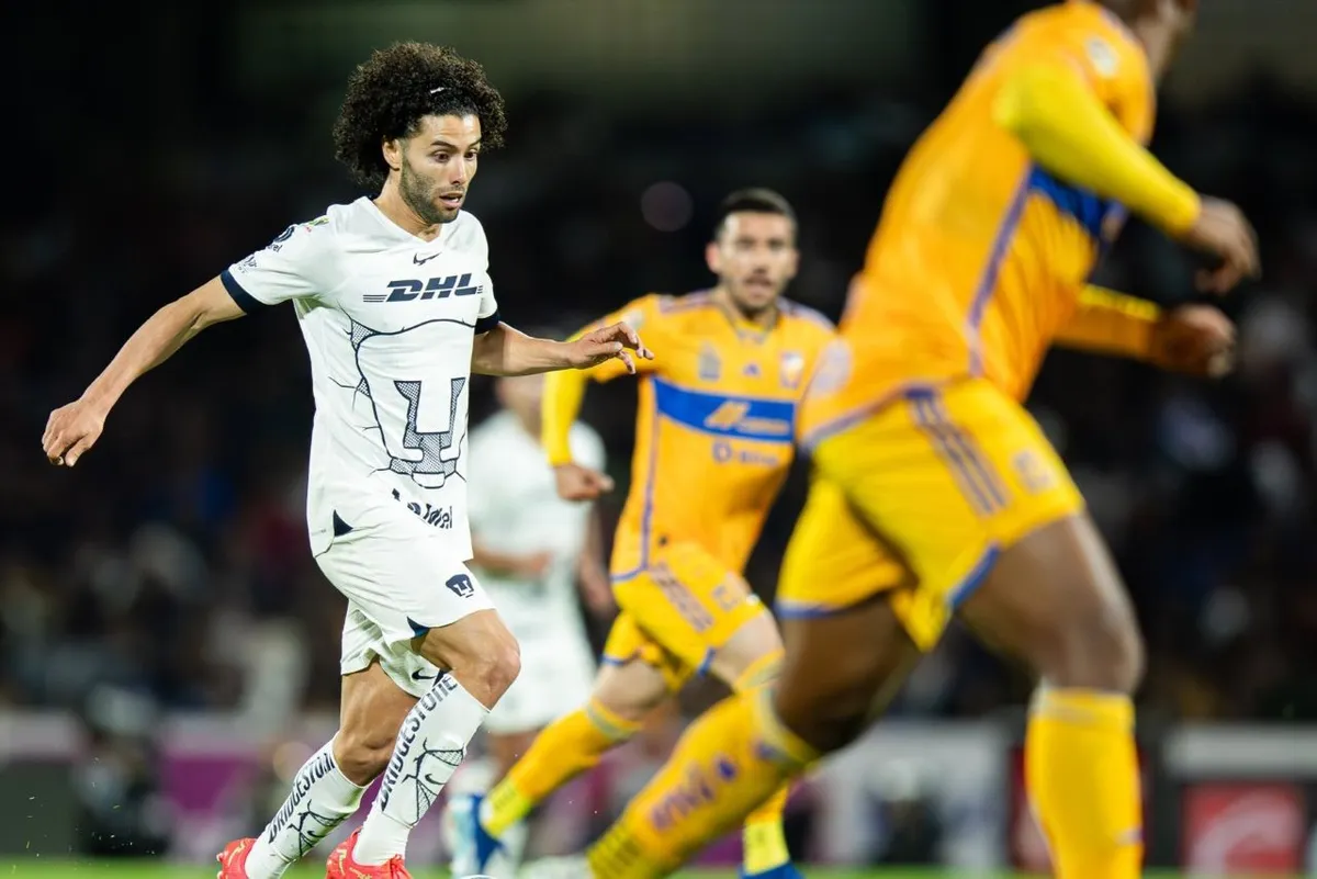Foto de jugadores de Tigres y Pumas, que jugarán la semifinal de vuelta en vivo el domingo por la noche.