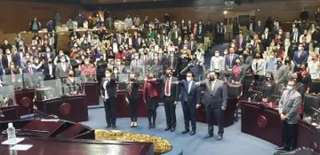 Inicia nueva legislatura del Congreso de Hidalgo; sólo 25 toman protesta