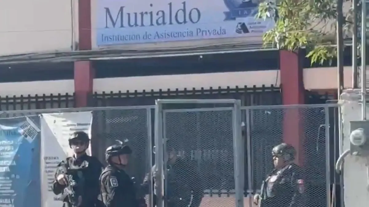 VIDEO: Hombre toma como rehén a maestro en gimnasio en CDMX