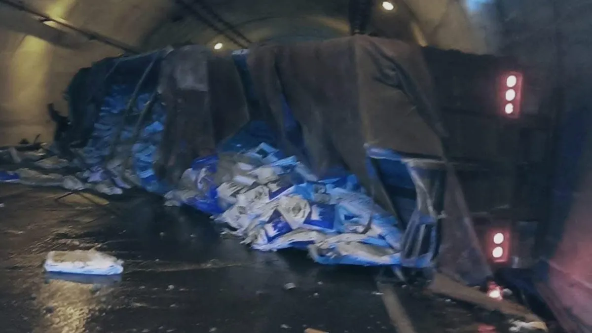 Volcadura de tráiler bloquea la México–Tuxpan