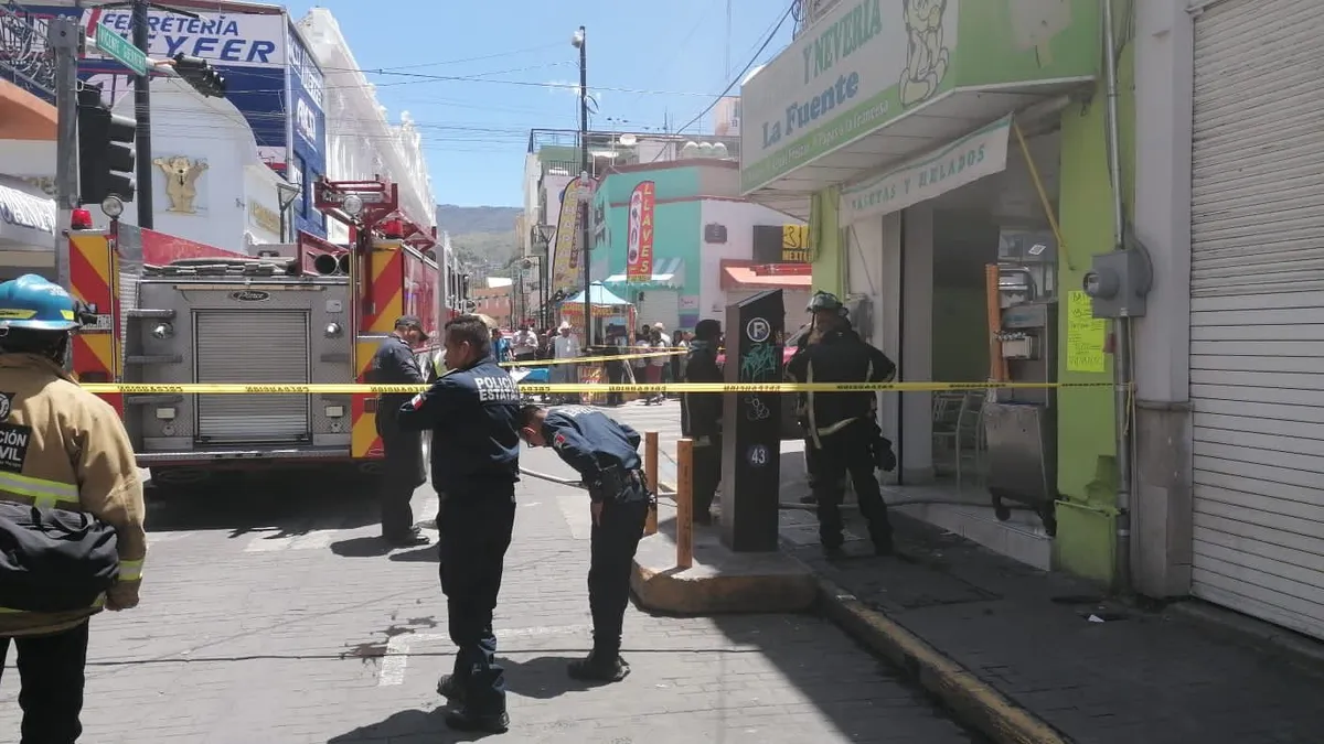 Se incendia local en calle Guerrero en el centro de Pachuca