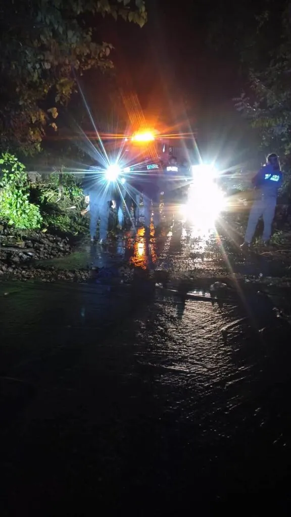 Derrumbe bloquea la México-Tampico en Tlanchinol