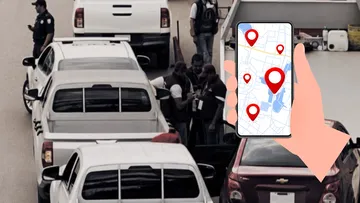 Grúa retira un vehículo de aplicación durante un operativo de la Semot en Pachuca.