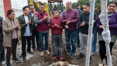 Natividad Castrejón coloca primera piedra del Bachillerato Nacional “Margarita Maza” en Mineral de la Reforma