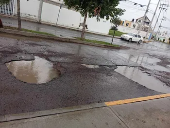 Denuncian baches en Tizayuca