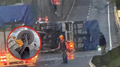 Tractocamión volcado