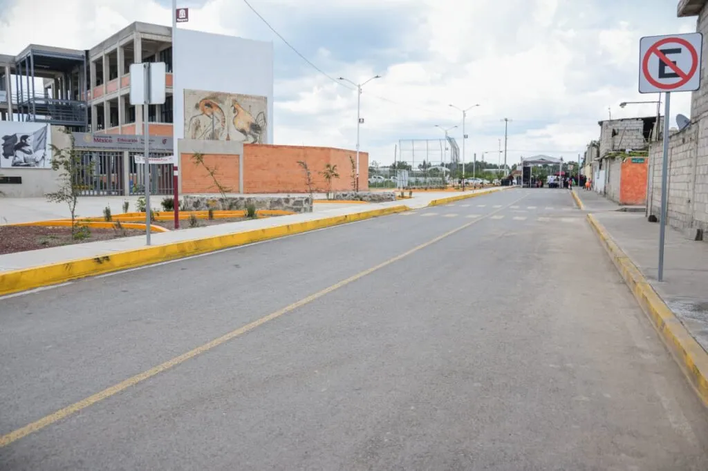 Vecinos de Ex Presidentes estrenan calles renovadas y nuevo alumbrado en Tizayuca