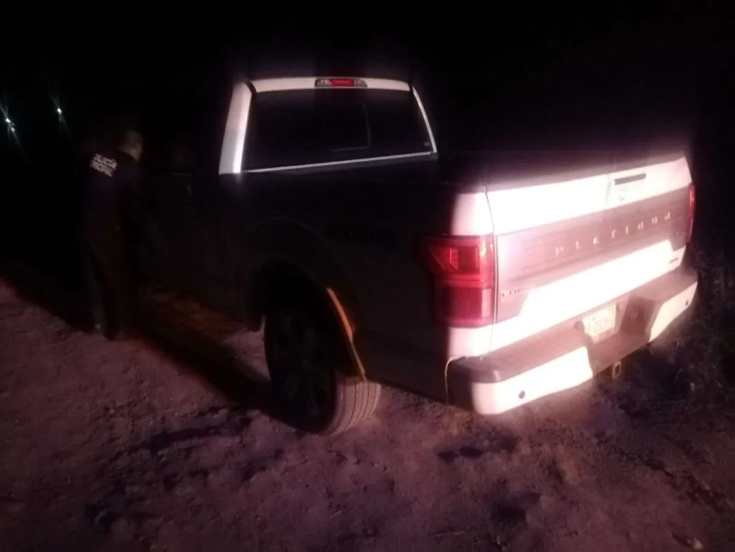 Policías de San Salvador recuperan una camioneta robada en San Antonio de Zaragoza