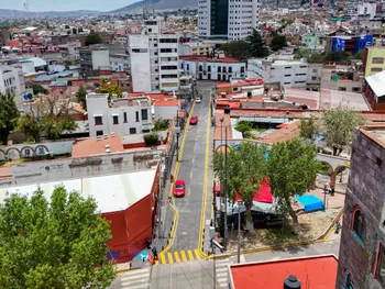 ¡Vialidad renovada! Concreto hidráulico sustituye al viejo asfalto en zona del Parián