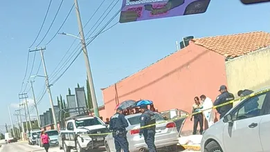 Hombre de 51 años muere dentro de un vehículo estacionado en Tizayuca