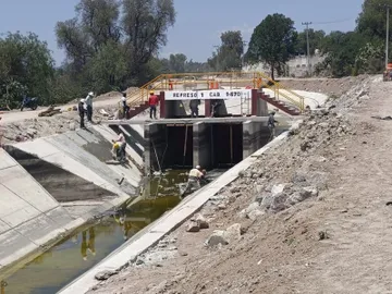 Ocho meses sin riego y obras inconclusas mantienen al borde de la crisis a productores del Valle del Mezquital