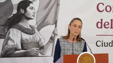 La presidenta Sheinbaum confirmó que Mario Delgado continuará al frente de la SEP y adelantó aumento para docentes.