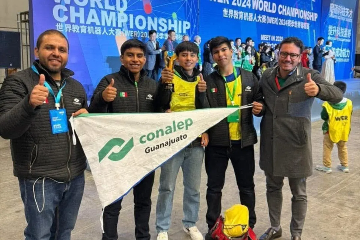 Estudiantes del CONALEP Silao ganan primer lugar en World Educational Robot Contest 2024