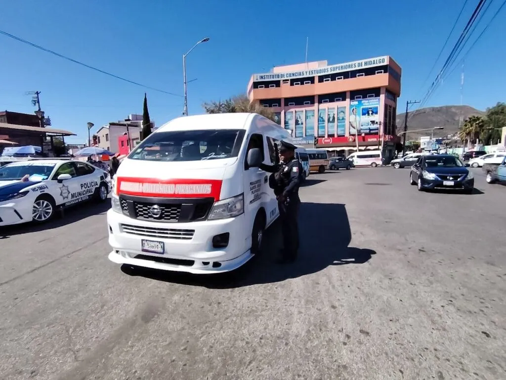 Sancionan a 345 unidades durante operativo de transporte en Pachuca