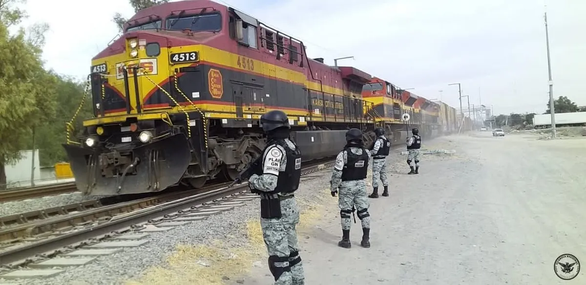 Investigan a hombre hallado en tren de Atitalaquia; mostró credencial de la Sedena