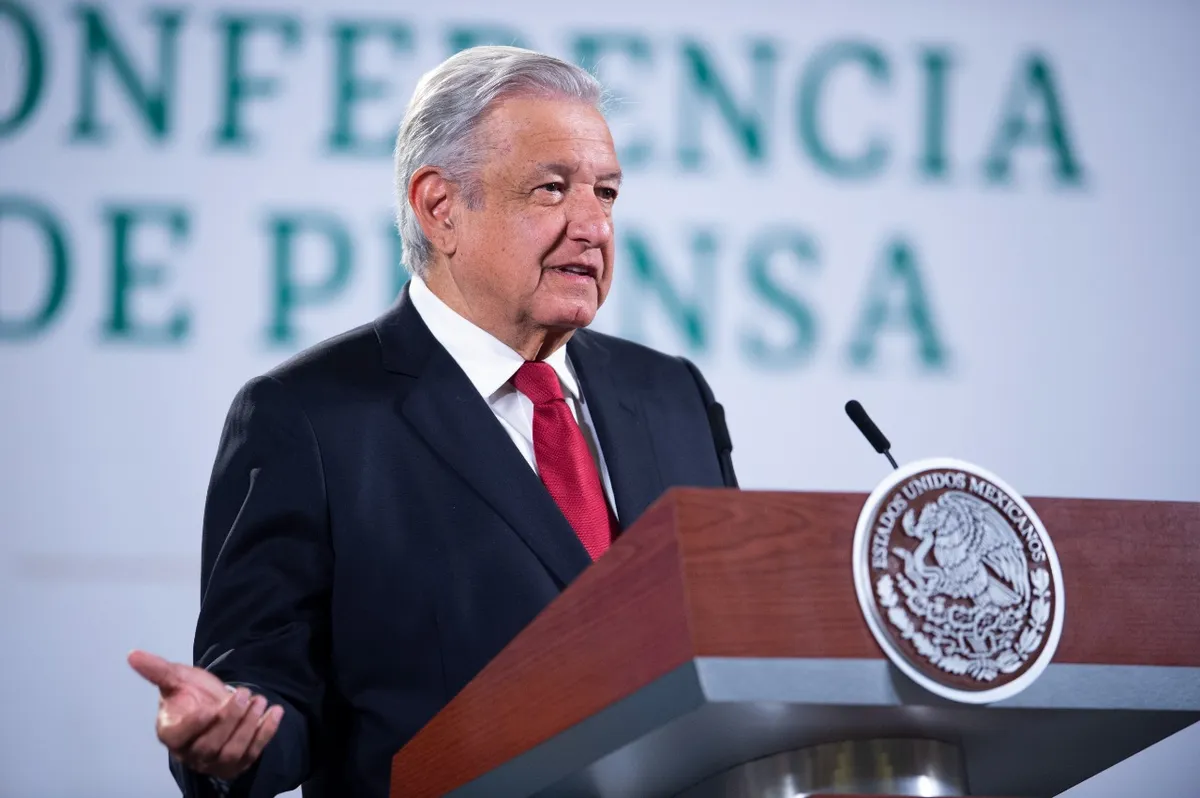 AMLO garantiza protección a la periodista Azucena Uresti