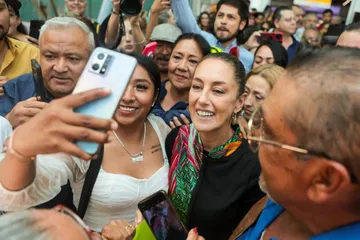 Reciben con mariachi a Claudia Sheinbaum en su visita a Jalisco