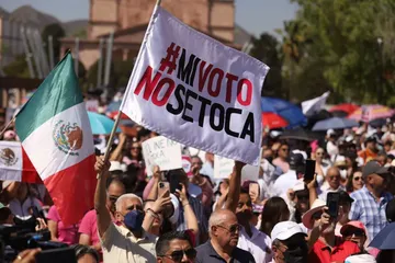 Recriminan gobernadores morenistas fallo de la SCJN a favor del INE
