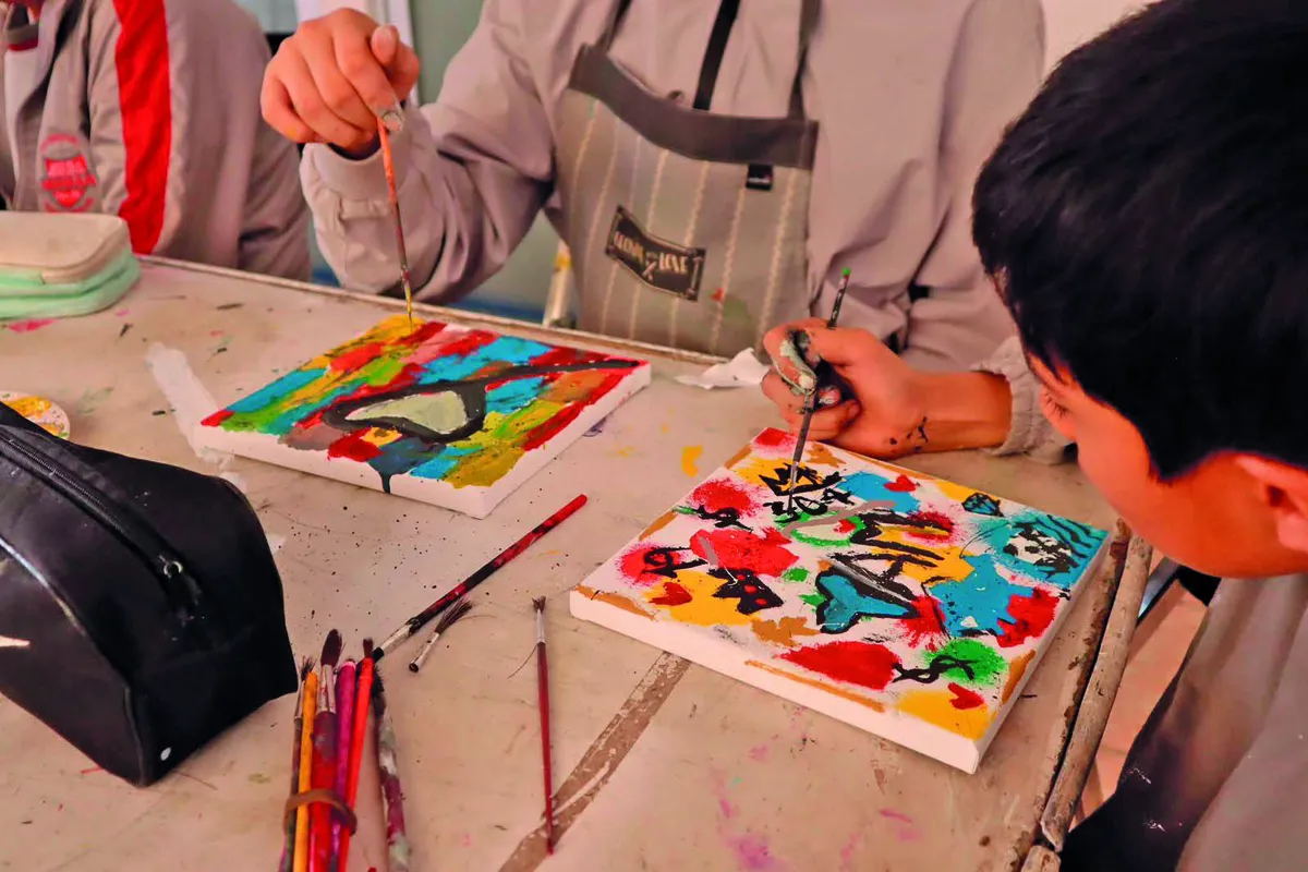 Niñas y niños de Pachuca presentan exposición inspirada en Van Gogh y Basquiat