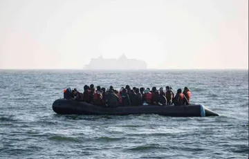 Mueren al menos 12 migrantes tras naufragio al norte de Francia