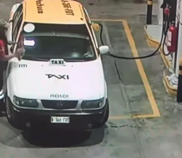 VIDEO. Taxista huye sin pagar en una gasolinera en Pachuca