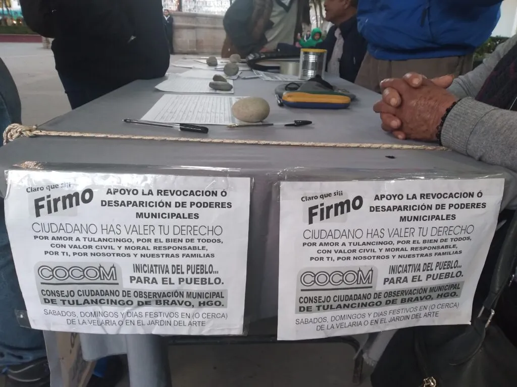 Ciudadanos de Tulancingo recolectan firmas para remover a la presidenta municipal