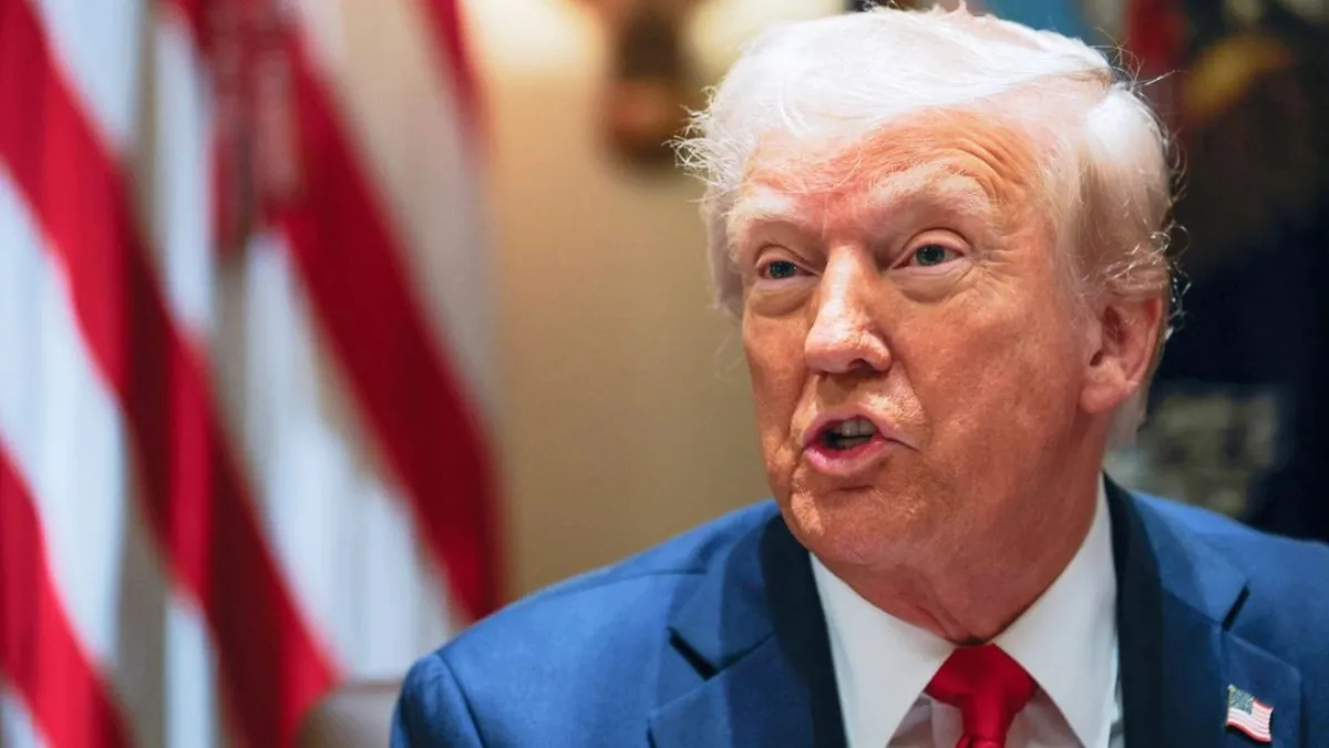 El presidente Donald Trump habla durante una reunión de gabinete en la Casa Blanca, Washington.