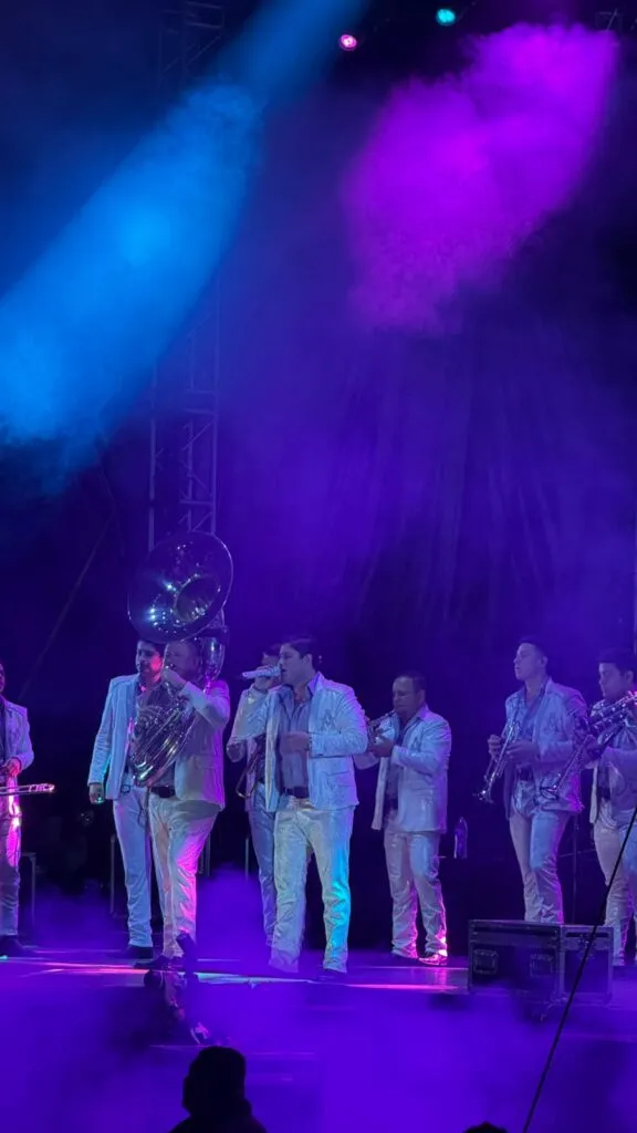 La Arrolladora cierra la Feria de Pachuca 2026 con tres horas de concierto