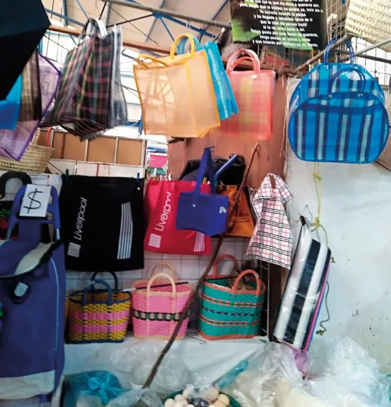 Letra muerta prohibición de plásticos de un solo uso