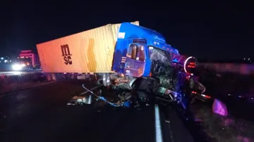 Aparatoso accidente en la México-Tulancingo: choque entre tráileres provoca volcadura | FOTOS