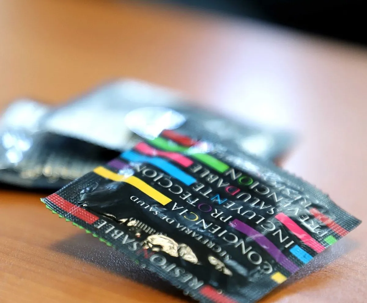 Promueven uso de preservativos en centros de salud