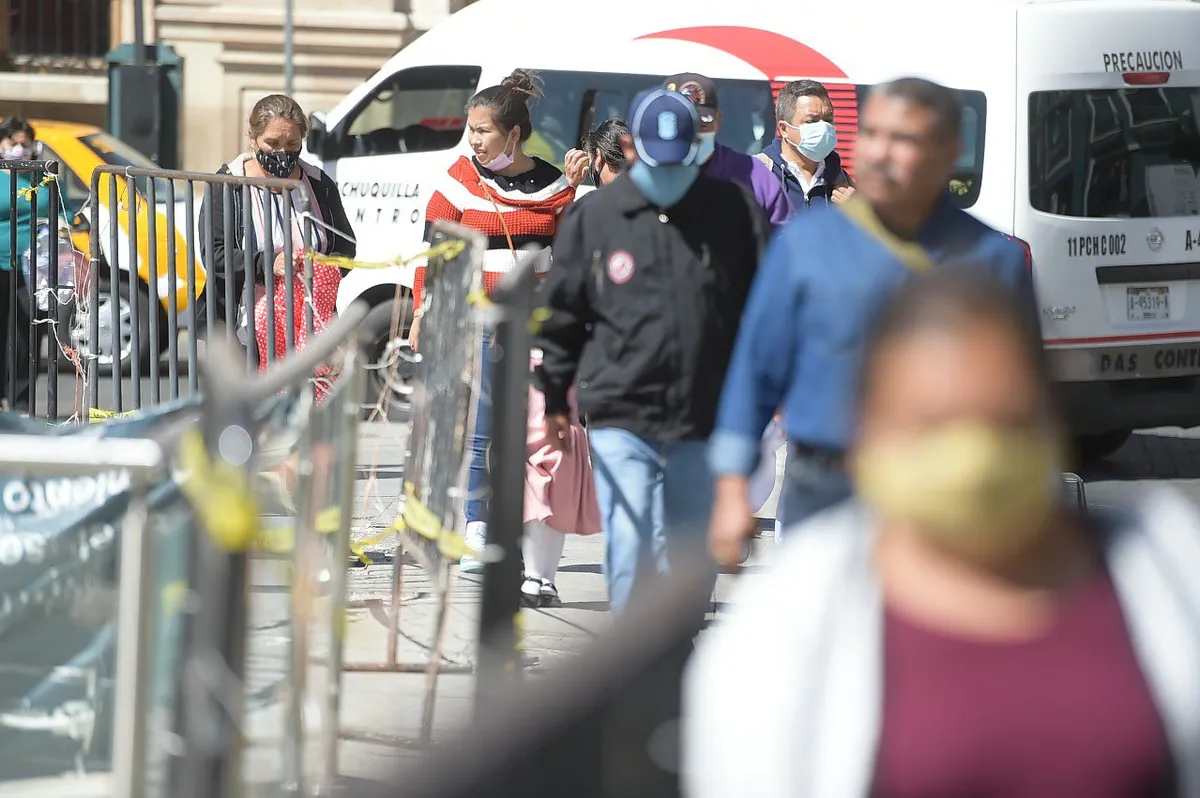 Error, dejar de usar tapabocas; no hay prisa, señalan expertos