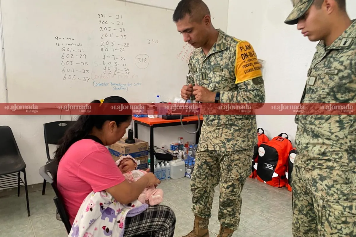 Ejército brinda atención médica a damnificados en albergue de Huehuetla