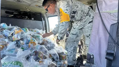 Personal del DIF Hidalgo organiza despensas para envío a comunidades afectadas.