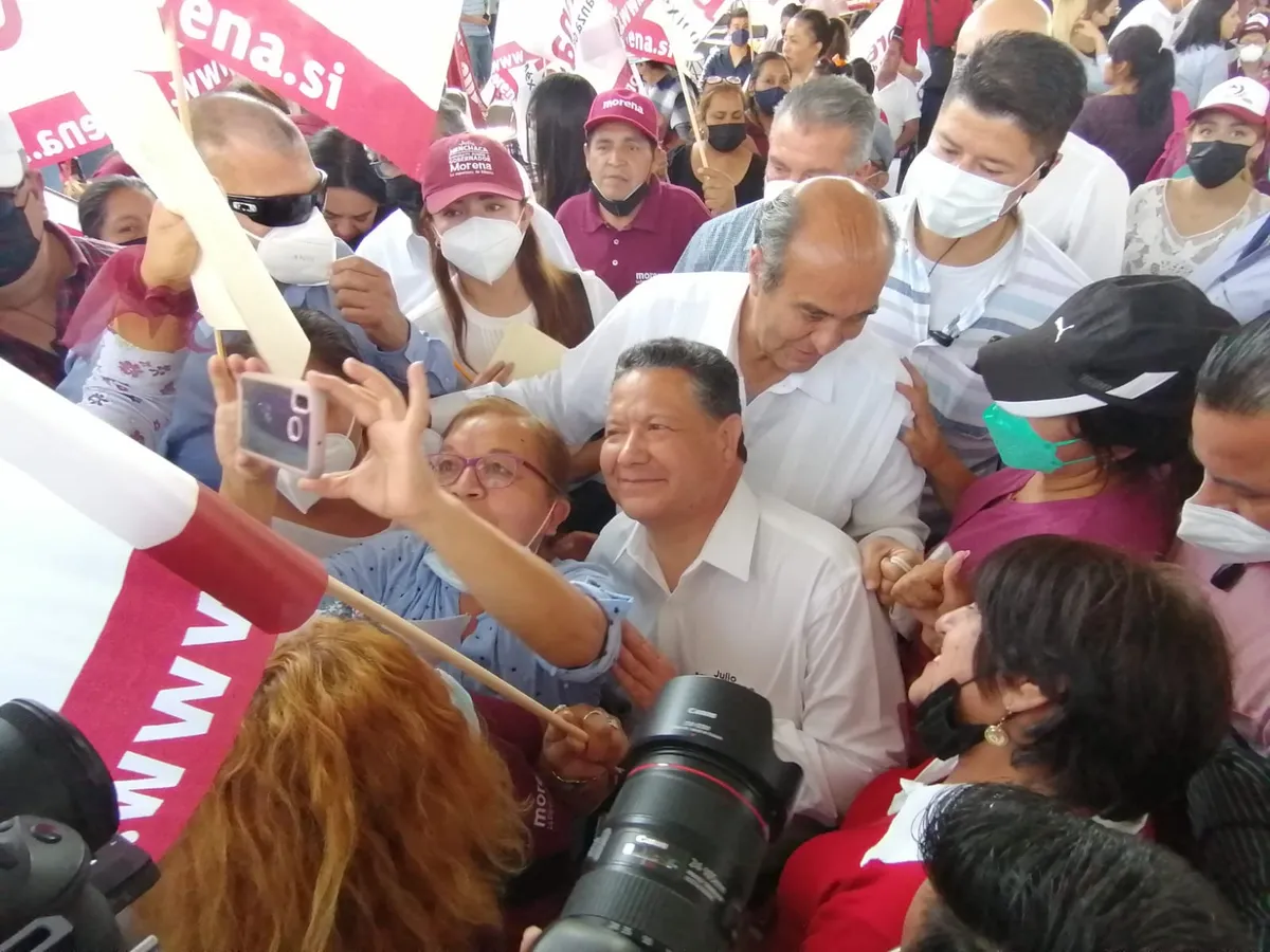 “Soy de barrio”, dice Menchaca ante un Cubitos repleto